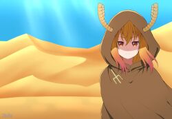  1girl artist_name blonde_hair blue_sky brown_cloak clear_sky cloak closed_mouth commentary_request day desert dragon_girl dragon_horns expressionless gradient_hair hair_between_eyes highres hood hood_up hooded_cloak horns kobayashi-san_chi_no_maidragon looking_at_viewer multicolored_hair orange_eyes orange_hair outdoors red_eyes reia_76 sand shaded_face sky slit_pupils solo split_mouth sunlight tohru_(maidragon) upper_body 