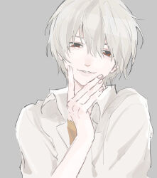  1boy commentary_request dress_shirt fingernails grey_background grey_hair hair_between_eyes hand_on_own_chin highres looking_at_viewer male_focus nagisa_kaworu neon_genesis_evangelion pale_skin parted_lips red_eyes school_uniform shirt short_hair simple_background solo straight-on takuanoisi teeth tokyo-3_middle_school_uniform undershirt upper_body 