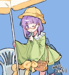  1girl artist_name bag beach_umbrella blue_background blue_bow blush bow chinese_commentary chinese_text closed_mouth commentary dress fate/grand_order fate_(series) finger_to_mouth frilled_shirt_collar frills glasses green_dress green_shirt hat hat_bow himitsu_onigiri holding holding_umbrella index_finger_raised kazuradrop_(fate) kazuradrop_(first_ascension)_(fate) long_sleeves looking_at_viewer medium_hair one_eye_closed parasol purple_hair red-framed_eyewear school_hat shirt short_hair shorts shoulder_bag signature simple_background smile solo umbrella variant_set violet_eyes wide_sleeves yellow_bow yellow_hat 