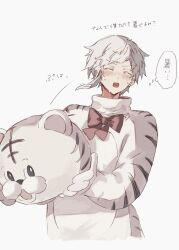  1boy animal_costume animal_print bungou_stray_dogs commentary cropped_torso grey_hair highres male_focus nakajima_atsushi_(bungou_stray_dogs) short_hair simple_background single_sidelock solo speech_bubble sweat thought_bubble tiger_costume tiger_print totomuraakat translation_request untranslatable_commentary white_background 