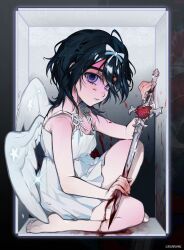  1girl alien_stage angel_wings barefoot black_hair blood blood_on_face blood_on_weapon box closed_mouth commentary dilated_pupils dress from_side hair_ribbon highres holding holding_sword holding_weapon in_box in_container koakomu looking_at_viewer medium_hair official_alternate_costume ribbon sleeveless sleeveless_dress solo sua_(alien_stage) sword untranslatable_commentary weapon white_ribbon white_wings wings 