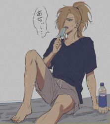  1boy arm_support blonde_hair blue_shirt commentary_request deidara_(naruto) green_background grey_shorts highres hot male_focus naruto_(series) naruto_shippuuden oishiiudon1240 open_mouth shirt short_hair shorts simple_background sitting solo speech_bubble sweat t-shirt translation_request 