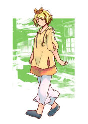  1girl alternate_costume black_shoes black_streaks blonde_hair border closed_mouth commentary_request dress full_body green_background hood hoodie looking_at_viewer multicolored_hair orange_dress outside_border pants rangycrow shoes short_hair smile solo streaked_hair toramaru_shou touhou white_border white_pants yellow_eyes yellow_hoodie |_| 