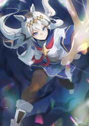  1girl absurdres ahoge animal_ears black_pantyhose blue_eyes blue_sailor_collar blue_skirt boots breasts brooch closed_mouth commentary ear_ornament eye_trail grey_hair grey_tail hair_between_eyes hairband highres horse_ears horse_girl jacket jewelry light_trail long_hair long_sleeves multicolored_hair neckerchief oguri_cap_(starlight_beat)_(umamusume) oguri_cap_(umamusume) outstretched_arm pantyhose pleated_skirt red_neckerchief rin_(fimoxrin) running sailor_collar shirt skirt star_brooch umamusume white_boots white_jacket white_shirt 