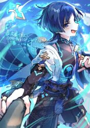  1boy armor belt black_belt black_bodysuit black_bow black_bridal_gauntlets black_shorts blue_background blue_cape blue_gem blue_hair blue_kimono blue_rope blue_sleeves blunt_ends body_markings bodysuit bow bridal_gauntlets bright_pupils cape commentary_request covered_collarbone cowboy_shot eyeliner fingernails gem genshin_impact glowing_markings gold_ring gurumin_(gurruguru) hakama hakama_shorts hand_up holding japanese_armor japanese_clothes juban kimono kote kurokote layered_sleeves light_blush lower_teeth_only makeup male_focus mandarin_collar middle_ring open_clothes open_kimono open_mouth outstretched_arm parted_bangs pleated_shorts purple_rope purple_sash red_eyeliner rope sash scaramouche_(genshin_impact) selfie_stick short_sleeves shorts shoulder_peek side_cape solo tassel teeth tsurime violet_eyes vision_(genshin_impact) wanderer_(genshin_impact) white_kimono white_pupils white_sleeves wind 