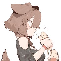  1girl 1other animal_ears black_shirt brown_eyes brown_hair closed_mouth cocomayo29_(tomato) collar commentary_request dog_ears dog_girl dog_tail hololive inugami_korone inugami_korone_(roomwear) korean_commentary listener_(inugami_korone) official_alternate_costume red_collar shirt solo tail virtual_youtuber white_background 