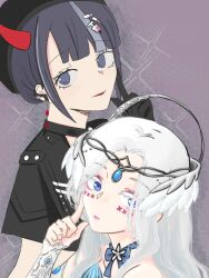  2girls arm_warmers bare_shoulders beret black_eyes black_gloves black_hair black_hat black_shirt blue_bow blue_bowtie blue_choker blue_dress blue_eyes blue_gem blunt_bangs bow bow_choker bowtie chinese_commentary choker circlet closed_mouth colored_eyelashes commentary_request crescent_halo demon_horns dress expressionless eyelashes eyes_visible_through_hair eyeshadow facepaint fake_wings feathered_wings finger_to_cheek flower forehead_jewel gem gloves grey_eyeshadow grey_halo hair_ornament hairclip halo halo_behind_head happy hat head_wings horns infinity_nikki light_frown lipstick long_hair long_sidelocks looking_at_viewer makeup multicolored_hair multiple_girls neck_flower nikki_(series) open_mouth pendant_earrings pill_hair_ornament pink_eyeshadow pink_lips purple_background red_horns shadow shirt short_hair short_sleeves sidelocks simple_background single_horn single_strap sleeveless sleeveless_dress smile sparkle streaked_hair stylist_(nikki) syringe syringe_hair_ornament t-shirt upper_body wavy_hair white_arm_warmers white_flower white_hair white_wings wings yulinling99141 