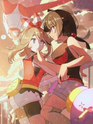  2girls ? bike_shorts bike_shorts_under_shorts black_hair black_shirt black_shorts bow bow_hairband breasts brown_hair camisole clouds cloudy_sky commentary_request fanny_pack fukkatsu_no_maya grey_eyes guard_rail hair_bow hair_ornament hairband hand_on_another's_chin highres large_breasts latias looking_at_another may_(pokemon) medium_hair multiple_girls pokemon pokemon_(creature) pokemon_omega_ruby_and_alpha_sapphire red_bow red_camisole red_eyes red_hairband shirt shorts sky sleeveless sleeveless_shirt sphere_hair_ornament spoken_question_mark whismur white_shorts yuri zinnia_(pokemon) 