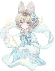  1girl ahoge alternate_costume alternate_hairstyle animal_ear_fluff animal_ears aphrissa_(arknights) arknights blonde_hair blue_dress bracelet braid bug butterfly cat_ears cat_girl chinese_clothes chinese_commentary closed_mouth commentary_request dress flower green_eyes hair_flower hair_ornament hand_fan hanfu highres holding holding_fan jewelry long_hair long_sleeves looking_at_viewer shawl short_hair simple_background solo white_background yellow_butterfly zhu_yuping 