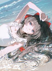  1girl absurdres beach black_hair blue_eyes bow braid closed_mouth commentary_request dutch_angle frilled_shirt frills hair_bow hair_spread_out highres horizon korean_commentary long_hair looking_at_viewer lying ocean on_side pong_(pong_o0) red_bow shirayuki_hina shirt sleeveless sleeveless_shirt solo stellive upper_body virtual_youtuber white_shirt 