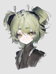  1girl :< absurdres black_kimono cropped_arms cropped_torso double-parted_bangs extra_eyes green_eyes green_hair grey_background hair_between_eyes hair_ornament highres japanese_clothes kimono leucochloridium_paradoxum multicolored_eyes original pale_skin parasite red_eyes short_hair sikapu simple_background snail snail_girl solo thick_eyebrows two-tone_eyes two_side_up yukata 