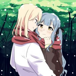  2girls absurdres bang_dream! bang_dream!_it's_mygo!!!!! black_ribbon blonde_hair blue_hair blush closed_mouth commentary eye_contact face-to-face hair_ribbon highres jacket long_hair long_sleeves looking_at_another misumi_uika multiple_girls red_scarf ribbon scarf shared_clothes shared_scarf smile snow snow_on_head snowing thunder_line togawa_sakiko upper_body violet_eyes yellow_eyes yuri 