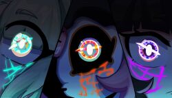  3girls angels_of_delusion aria_(robot)_(zenless_zone_zero) aria_(zenless_zone_zero) black_hair black_sclera closed_mouth colored_sclera eye_focus green_eyes green_hair highres humanoid_robot looking_at_viewer multiple_girls nangong_yu phantomartgamer pink_hair red_eyes robot robot_girl sunna_(zenless_zone_zero) symbol-shaped_pupils zenless_zone_zero 