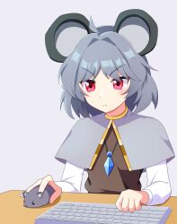  1girl absurdres ahoge animal_ears black_vest capelet closed_mouth commentary computer_keyboard computer_mouse english_commentary frown grey_background grey_capelet grey_hair highres jewelry long_sleeves medium_hair mouse_ears mouse_girl nazrin necklace pendant red_eyes shirt simple_background solo toogeruu touhou vest white_shirt 