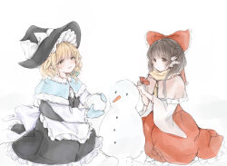  2girls apron ascot back_bow black_hat black_skirt black_vest blonde_hair blue_capelet blue_mittens bow braid brown_eyes brown_hair building_snowman capelet chinese_commentary commentary_request flower frilled_bow frilled_hair_tubes frilled_skirt frills fur-trimmed_capelet fur_trim green_bow hair_bow hair_tubes hakurei_reimu hat hat_bow highres holding holding_flower kirisame_marisa long_hair long_sleeves mittens mixed-language_commentary multiple_girls open_mouth red_bow red_capelet red_flower red_skirt rescc_(089) scarf side_braid simple_background single_braid skirt skirt_set smile snowman touhou vest waist_apron white_apron white_background white_bow witch_hat yellow_ascot yellow_eyes yellow_scarf 