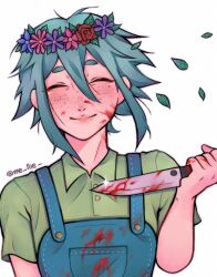  1boy basil_(headspace)_(omori) basil_(omori) blood blood_on_clothes blood_on_face blood_on_knife blue_overalls blush closed_eyes closed_mouth collared_shirt commentary double-parted_bangs english_commentary flower flower_wreath freckles green_hair green_shirt hair_between_eyes head_wreath highres holding holding_knife knife leaf male_focus mel_(melmellie) omori overalls shirt short_sleeves sidelocks simple_background smile solo twitter_username white_background 