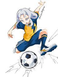  1girl akasode_matsuri_(inazuma_eleven) bad_id bad_pixiv_id ball blue_shirt blue_shorts full_body grey_eyes grey_hair highres inazuma_eleven_(series) inazuma_eleven_victory_road medium_hair open_mouth raimon raimon_soccer_uniform running shirt short_sleeves shorts simple_background soccer_ball soccer_uniform solo sportswear twitter_username two-tone_shirt white_background ya-don yellow_shirt 
