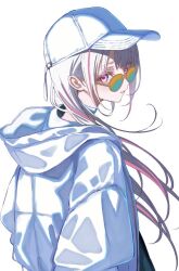  1girl asumi_sena baseball_cap blue-tinted_eyewear choker closed_mouth commentary floating_hair from_side glasses grey_hair hat hood hood_down hooded_jacket jacket long_hair looking_at_viewer multicolored_hair orange-tinted_eyewear pink_eyes pink_hair sa-ya2 simple_background smile solo tinted_eyewear untranslatable_commentary virtual_youtuber vspo! white_background white_choker white_hat white_jacket 