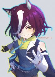  1girl animal_ears asymmetrical_gloves belt black_gloves blue_belt blue_necktie blue_vest blush brown_hair commentary_request detached_sleeves eyepatch fishnet_pantyhose fishnets gloves hair_over_one_eye highres horse_ears horse_girl jacket long_sleeves looking_at_viewer mismatched_gloves multicolored_hair necktie open_mouth pantyhose pendant_choker ren-smk39110 shirt short_hair simple_background sleeveless sleeveless_jacket smile solo streaked_hair tanino_gimlet_(embodiment_of_keravnos)_(umamusume) tanino_gimlet_(umamusume) umamusume vest white_gloves white_hair yellow_eyes yellow_shirt 