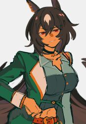  1girl animal_ears anime_coloring belt black_choker blush breasts brown_hair choker collarbone collared_shirt ear_ornament gold_buttons green_jacket half-jacket highres horse_ears horse_girl jacket large_breasts long_hair midriff multicolored_hair navel orange_belt pendant_choker raised_eyebrow red_eyes shirt simple_background sirius_symboli_(feroce)_(umamusume) sirius_symboli_(umamusume) smirk solo stomach streaked_hair tan umamusume very_long_hair visari white_background white_hair white_streaks 