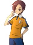  bad_id brown_eyes hand_on_hip hips inazuma_eleven inazuma_eleven_(series) inazuma_eleven_go lightning_bolt male mashiro_pima minamisawa_atsushi multicolored_eyes pima_mashiro raimon simple_background soccer_uniform solo white_background yellow_eyes 