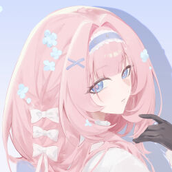  1girl black_gloves blue_background blue_eyes blue_hairband border bow chinese_commentary commentary_request elysia_(honkai_impact) gloves hair_bow hairband highres honkai_(series) honkai_impact_3rd long_hair multiple_hair_bows pink_hair pmmg solo very_long_hair white_bow 