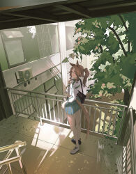  1girl absurdres animal_ears asymmetrical_footwear bag brown_hair commentary_request cropped_jacket fur-trimmed_jacket fur_trim green_skirt highres horse_ears horse_girl horse_tail jacket long_hair long_sleeves mejiro_palmer_(line_breakthrough)_(umamusume) mejiro_palmer_(umamusume) mismatched_footwear multicolored_hair ponytail shoulder_bag skirt stairs streaked_hair tail umamusume white_hair white_jacket yin_lan- 