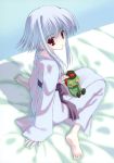  barefoot doll highres japanese_clothes kimono looking_back morimiya_aono nanao_naru red_eyes sola white_hair 