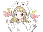  arms_up blonde_hair blush brown_eyes cosplay hair_ornament hairpin jpeg_artifacts katou_emiri kyubey kyubey_(cosplay) mahou_shoujo_madoka_magica oomuro_sakurako parted_lips sanadafelix seiyuu_connection white_background yuru_yuri 