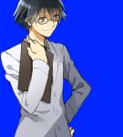  black_hair blue_background brown_hair cosplay durarara!! glasses hand_on_hip jude_mathis kazu_sanbon kishitani_shinra kishitani_shinra_(cosplay) labcoat male solo tales_of_(series) tales_of_xillia 