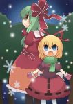  blonde_hair blue_eyes bow dress frills green_eyes green_hair hair_bow hair_ribbon himegi kagiyama_hina medicine_melancholy mittens multiple_girls ribbon scarf snow touhou tree 