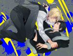  black_hair blonde_hair blood bowtie durarara!! heiwajima_shizuo jacket knife male multiple_boys orihara_izaya ryugo smile xia_(ryugo) yaoi 