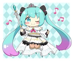 1girl ;) aqua_hair blue_eyes blush_stickers boots border checkered_background chibi chibi_only closed_mouth commentary_request dress frilled_dress frilled_sleeves frills full_body gradient_hair green_background hatsune_miku highres holding holding_wand knee_boots long_hair long_sleeves looking_at_viewer multicolored_hair musical_note nukotun one_eye_closed outline outside_border purple_hair smile solo tiara two-tone_hair very_long_hair vocaloid wand white_boots white_border white_dress white_outline wide_sleeves 