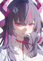  1girl absurdres ahoge asanezumi blood blood_from_mouth body_markings bow chinese_commentary choker clenched_teeth close-up collarbone collared_shirt commentary_request dragon_girl dragon_horns finger_claws frilled_sleeves frills hair_between_eyes hair_bow hair_intakes hair_ornament hairclip head_tilt highres horns huge_ahoge long_hair long_sleeves looking_at_viewer looking_to_the_side multicolored_hair neverness_to_everness parted_lips purple_claws purple_hair shade shinku_(nte) shirt simple_background solo streaked_hair teeth two-tone_hair upper_body white_background white_shirt 