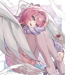  1girl blush commentary_request feathered_wings feathers high_heels highres looking_at_viewer mechanical_wings muunonoe open_mouth pink_hair remielle_dan short_hair sitting smile solo thigh-highs violet_eyes watermark white_thighhighs white_wings wings zenless_zone_zero 