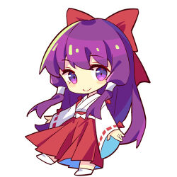  1girl bow chibi chibi_only chinese_commentary closed_mouth commentary full_body hair_bow hair_tubes hakama hakurei_reimu hakurei_reimu_(pc-98) japanese_clothes kimono long_hair long_sleeves looking_at_viewer lowres miko multicolored_hair purple_hair red_bow red_hakama renren_(ah_renren) ribbon-trimmed_sleeves ribbon_trim simple_background smile solo touhou touhou_(pc-98) violet_eyes white_background white_kimono wide_sleeves 