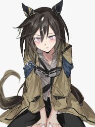  1girl animal_ears aogisa asymmetrical_shirt black_hair black_pants blush brown_eyes brown_hair closed_mouth coat collarbone ear_covers goggles goggles_around_neck hair_between_eyes highres horse_ears horse_girl horse_tail knife_sheath long_hair looking_at_viewer multicolored_hair pants sheath shirt simple_background smile solo stay_gold_(sunlit_outsider)_(umamusume) stay_gold_(umamusume) tail umamusume white_background white_hair white_shirt wrist_belt yellow_coat 