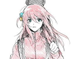  1girl blue_eyes bocchi_the_rock! closed_mouth commentary cube_hair_ornament floating_hair gotoh_hitori hair_ornament highres instrument_case instrument_case_on_back jacket long_hair my_nameisyoon pink_hair pink_jacket simple_background solo straight-on track_jacket upper_body white_background 
