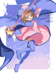  1girl :d antenna_hair boots brown_hair cape cardcaptor_sakura dress floating_cape full_body gloves green_eyes hat hat_ornament highres holding holding_wand hoshi_no_tsue kinomoto_sakura long_sleeves looking_at_viewer magical_girl medium_hair open_mouth pink_dress purple_boots purple_cape purple_gloves purple_hat serizawa_serizane smile solo star_(symbol) star_hat_ornament star_wand thigh_boots wand 