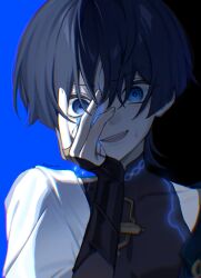  1boy armor bishounen black_background black_bodysuit black_bridal_gauntlets black_hair blue_background blue_eyes blue_pupils blunt_ends body_markings bodysuit bridal_gauntlets choppy_bangs constricted_pupils covered_collarbone cracked_skin crazy_eyes crazy_smile eyeliner genshin_impact glowing_markings gold_ring hand_on_own_face hand_up highres japanese_armor japanese_clothes kimono kote kurokote looking_at_viewer makeup male_focus mandarin_collar middle_ring open_clothes open_kimono open_mouth portrait red_eyeliner redrawn ringed_eyes scaramouche_(genshin_impact) shoulder_peek smile solo straight-on takura_0103 teeth twitter_username two-tone_background upper_teeth_only wanderer_(genshin_impact) white_kimono white_sleeves wide-eyed 