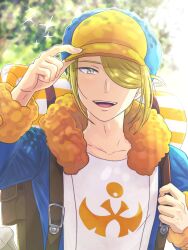  1boy adjusting_clothes adjusting_headwear backpack bag baseball_cap blonde_hair collarbone commentary_request grey_eyes hair_over_one_eye hat highres looking_at_viewer male_focus open_mouth pokemon pokemon_(creature) pokemon_legends:_arceus runachikku short_hair solo sparkle volo_(pokemon) 