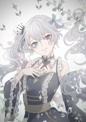  1girl 25-ji_miku air_bubble airabi blue_eyes bubble commentary crown detached_collar floating_hair gehenna_(vocaloid) grey_hair grin hand_on_own_chest hatsune_miku heterochromia highres long_hair looking_at_another looking_at_viewer project_sekai smile solo twintails upper_body violet_eyes vocaloid 
