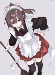  1girl alternate_costume black_shirt black_thighhighs broom brown_eyes brown_hair enmaided feet_out_of_frame grey_background hand_on_own_hip highres kantai_collection leaning_forward looking_at_viewer maid maid_headdress miron_(mirona33) ponytail red_skirt shirt simple_background skirt solo thigh-highs zuihou_(kancolle) 