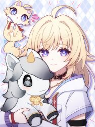  1girl ahoge animal black_choker blonde_hair blue_eyes bright_pupils cat choker closed_mouth female_animaster_(honkai:_nexus_anima) ganleneng hair_flaps highres holding holding_animal honkai:_nexus_anima honkai_(series) hood jacket jewelry long_hair long_sleeves looking_at_viewer multicolored_eyes necklace notice_lines pokemon_(creature) short_sleeves smile solo stuffed_toy unicorn upper_body violet_eyes white_jacket white_pupils 