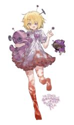  1girl :d absurdres barefoot blonde_hair blood blood_on_clothes blood_on_dress blood_on_leg chibi chibi_inset collared_dress don_quixote_(project_moon) dress e.g.o_(project_moon) eyepatch feet frilled_dress frills full_body highres holding holding_pin holding_stuffed_toy i'll_go_fer_scissors._how_'bout_you?_(e.g.o) limbus_company looking_at_viewer nail_(hardware) open_mouth orange_eyes project_moon puffy_short_sleeves puffy_sleeves short_hair short_sleeves simple_background smile stained_clothes standing standing_on_one_leg stitched_arm stitches stuffed_animal stuffed_toy test169996 toes white_background 