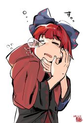  1girl black_shirt blue_bow blush bow cloak closed_eyes commentary dated disembodied_head flying_sweatdrops hair_bow highres kokechankokko nose_bubble open_mouth red_cloak red_hair sekibanki shirt short_hair sketch sleeping solo squeans sweatdrop touhou translation_request untranslatable_commentary upper_body white_background 
