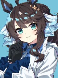 1girl ahoge animal_ears black_gloves blue_background blue_eyes blue_necktie blush breasts brown_hair ceceno closed_mouth commentary_request daring_tact_(racing)_(umamusume) daring_tact_(umamusume) gloves hair_between_eyes hair_ornament highres horse_ears horse_girl jacket long_hair looking_at_viewer necktie shirt simple_background smile solo star_(symbol) star_hair_ornament umamusume upper_body white_jacket 