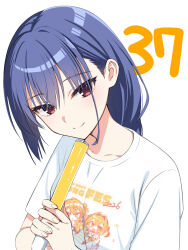 1girl blue_hair blush character_print closed_mouth clothes_writing collarbone commentary company_connection countdown_illustration dated eyelashes glowstick hair_behind_ear hair_between_eyes hands_up harumi_ena highres holding holding_glowstick limelight_lemonade_jam long_hair looking_at_viewer low_ponytail muririn nabari_anju nagamitsu_maya noble_works official_artist_extra own_hands_together ponytail print_shirt red_eyes shirt short_sleeves sidelocks simple_background smile solo split_mouth t-shirt tsurime untranslatable_commentary upper_body white_background white_shirt yuzusoft 