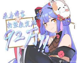  1girl azusa_(vtuber) azusa_official bare_shoulders black_kimono blue_hair bow braid chinese_text closed_mouth detached_sleeves facial_mark flower flower_knot fox_mask hair_bow hair_flower hair_ornament holding holding_sign japanese_clothes kimono long_hair long_sleeves looking_at_viewer mask mask_on_head milestone_celebration nijisanji orange_eyes pink_nails sign simple_background smile solo thick_eyebrows upper_body virtual_youtuber virtuareal weibo_6065089165 weibo_logo weibo_username white_background 