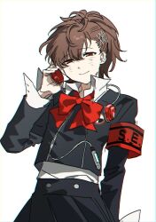  1girl arm_at_side armband ban_ye_liu_gou_ye_yao_dai_jian_bian_dai_o black_jacket black_skirt bow bowtie collar collared_shirt commentary curtained_hair digital_walkman earphones gekkoukan_high_school_uniform glitch hair_between_eyes hair_bun hair_ornament hairclip half-closed_eyes hand_up head_tilt highres holding holding_earphones jacket leaning_to_the_side light_smile long_sleeves looking_at_viewer loose_bowtie midriff_peek mp3_player persona persona_3 persona_3_portable red_armband red_bow s.e.e.s school_uniform shiomi_kotone shirt short_hair simple_background skirt smile upper_body white_background white_shirt 